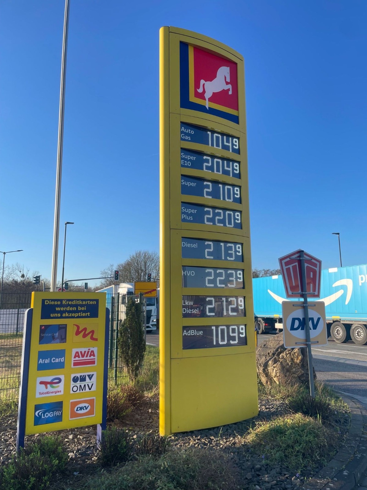 Autogas-Preistafel an einer Tankstelle